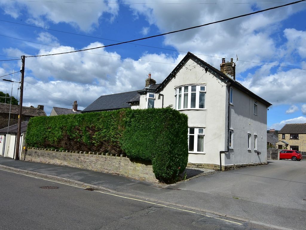 5 bed detached house for sale in 7 Quentin Road, Chapel-En-Le-Frith, High Peak SK23, £475,000