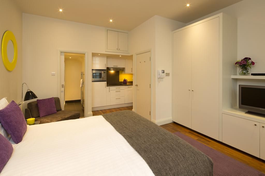1 bed flat to rent in Ladbroke Grove, London W11, £4,200 pcm