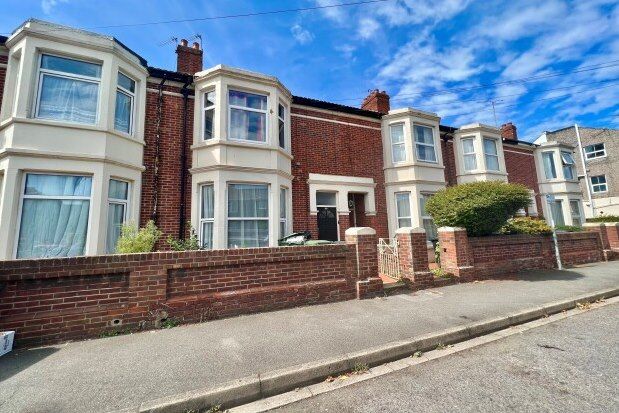 2 bed flat to rent in St. Peters Grove, Southsea PO5, £1,150 pcm