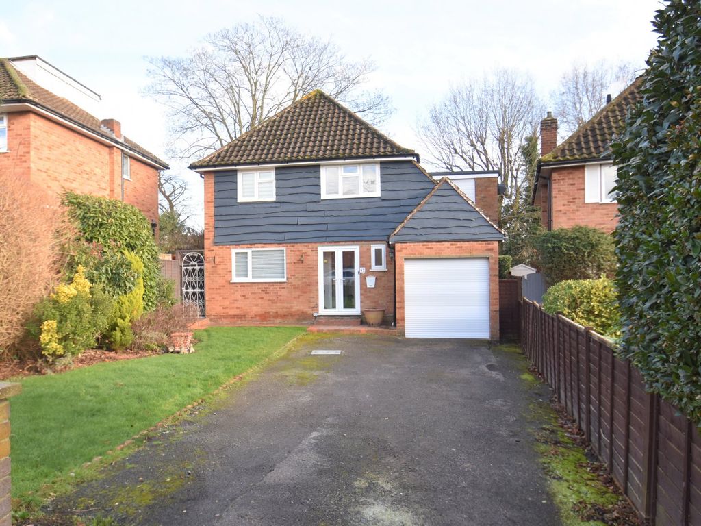 4 bed detached house for sale in Bunby Road, Stoke Poges, Buckinghamshire SL2, £825,000