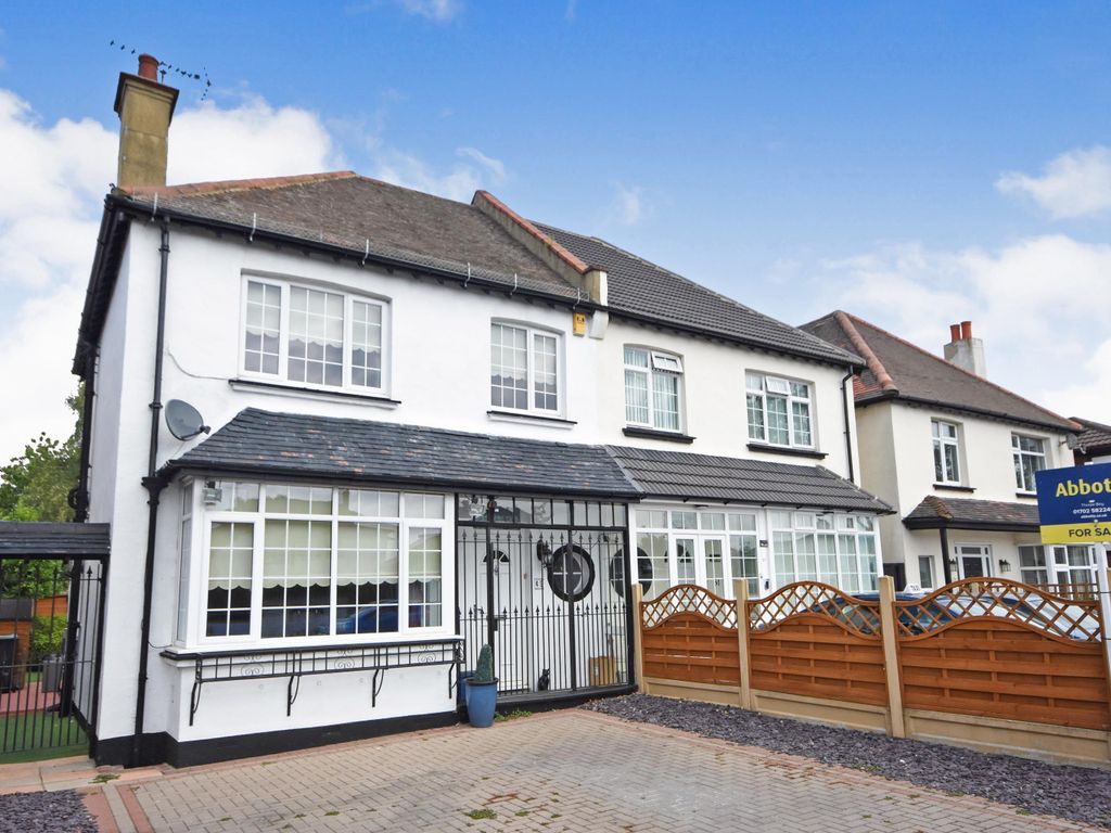 3 bed semi-detached house for sale in Station Road, Thorpe Bay, Essex SS1, £400,000