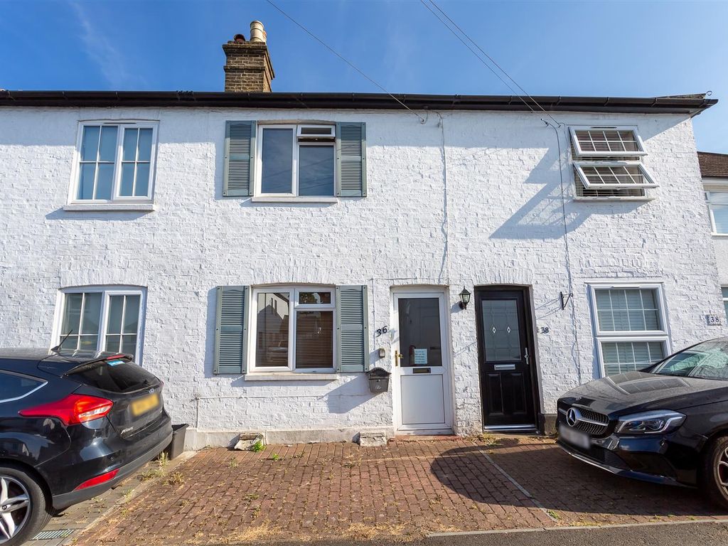 2 bed terraced house for sale in Diceland Road, Banstead SM7, £415,000