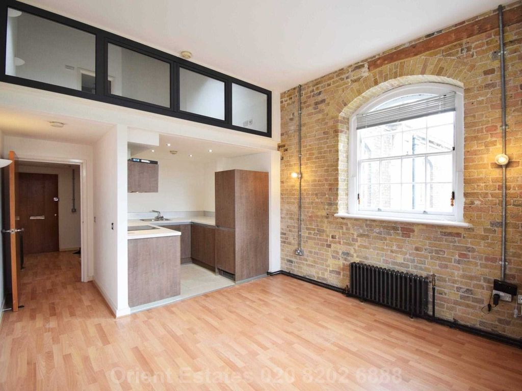 1 bed flat for sale in Marlborough Road, London SE18, £375,000