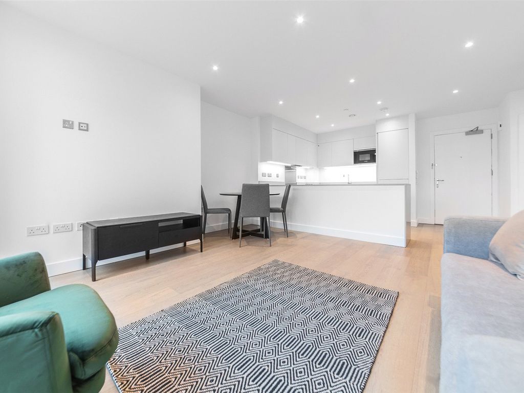 1 bed flat for sale in Royal Captain Court, 26 Arniston Way, London E14, £425,000