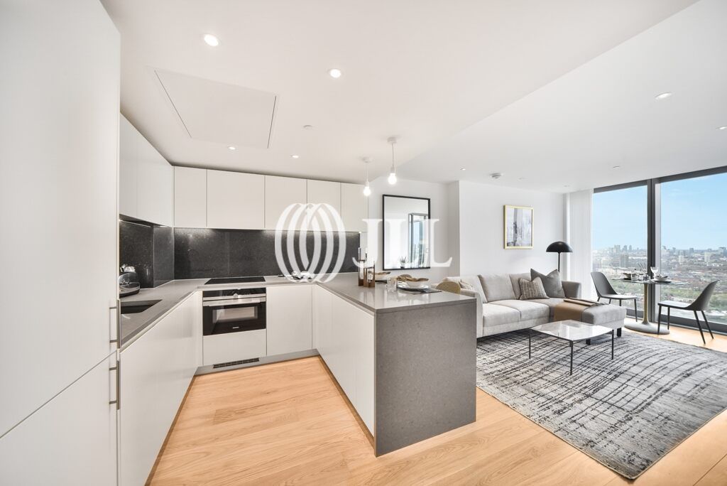 1 bed flat for sale in Marsh Wall, London E14, £735,000
