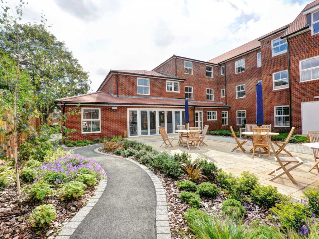 2 bed flat for sale in Peel Lodge, Marlow - Luxury Retirement Home SL7, £500,000