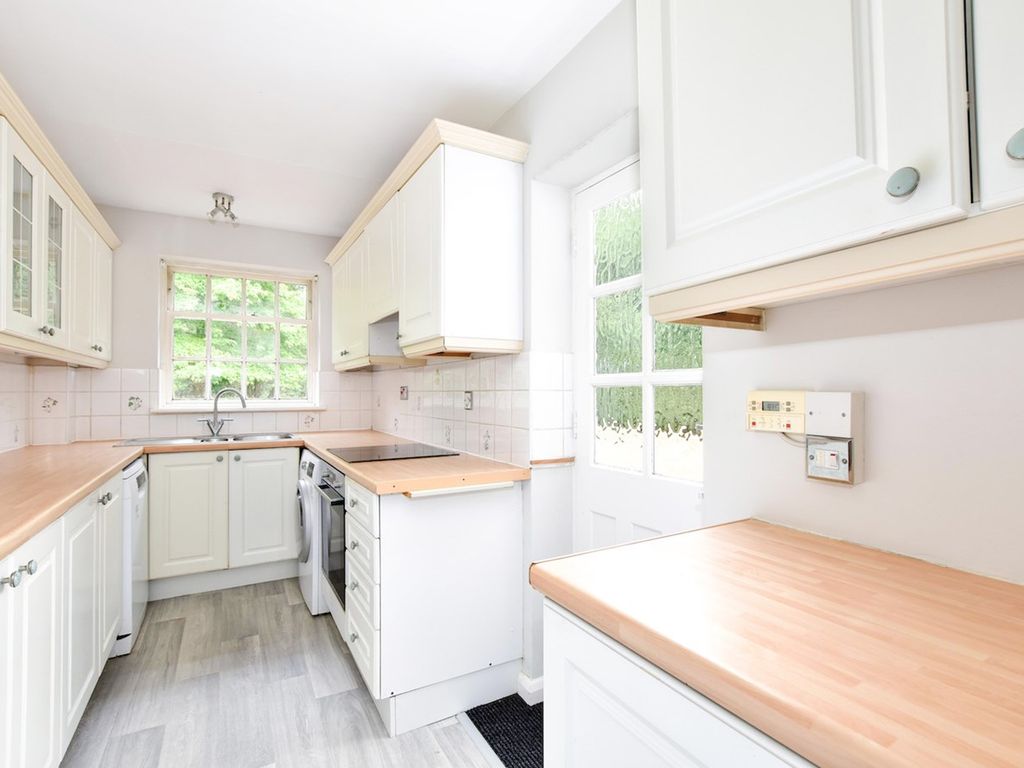 3 bed bungalow for sale in Collinswood Road, Farnham Common, Farnham Common SL2, £550,000