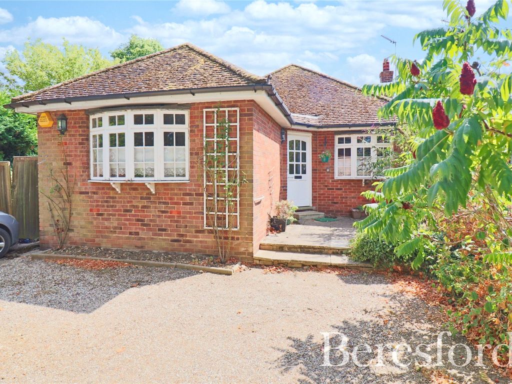 4 bed bungalow for sale in Ongar Road, Writtle CM1, £595,000