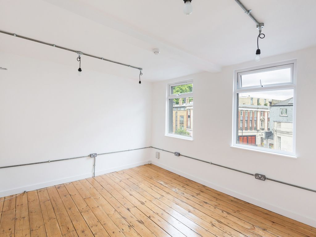 Office to let in Second Floor Front, 372 Old Street, London EC1V, £12,500 pa