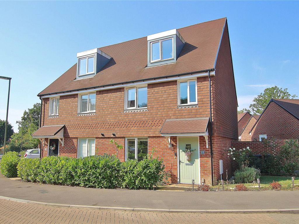 4 bed semi-detached house for sale in West End, Woking GU24, £575,000