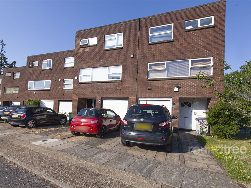 3 bed town house for sale in Linksway, Hendon NW4, £650,000