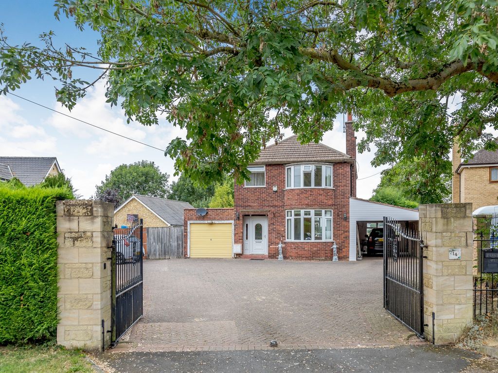 3 bed detached house for sale in Folksworth Road, Norman Cross, Peterborough PE7, £585,000