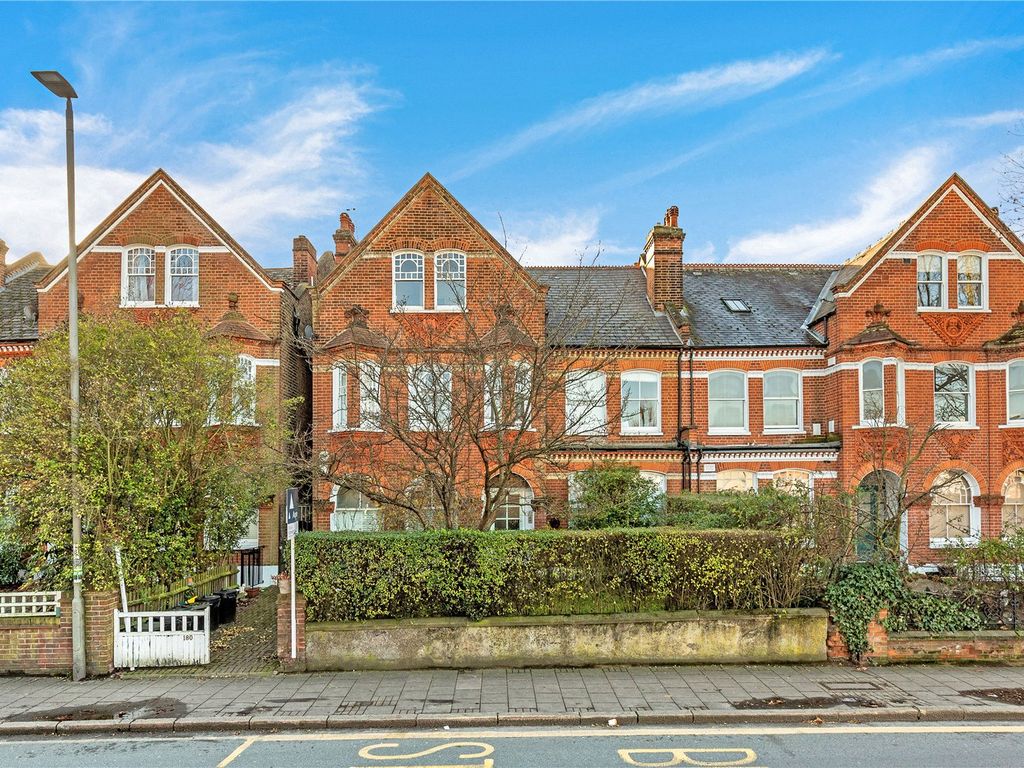 1 bed flat to rent in Bedford Hill, London SW12, £1,600 pcm