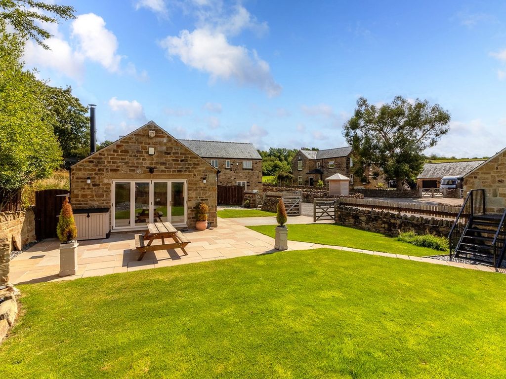 2 bed barn conversion for sale in Barnsley Road, Blacker Hill, Barnsley S74, £375,000