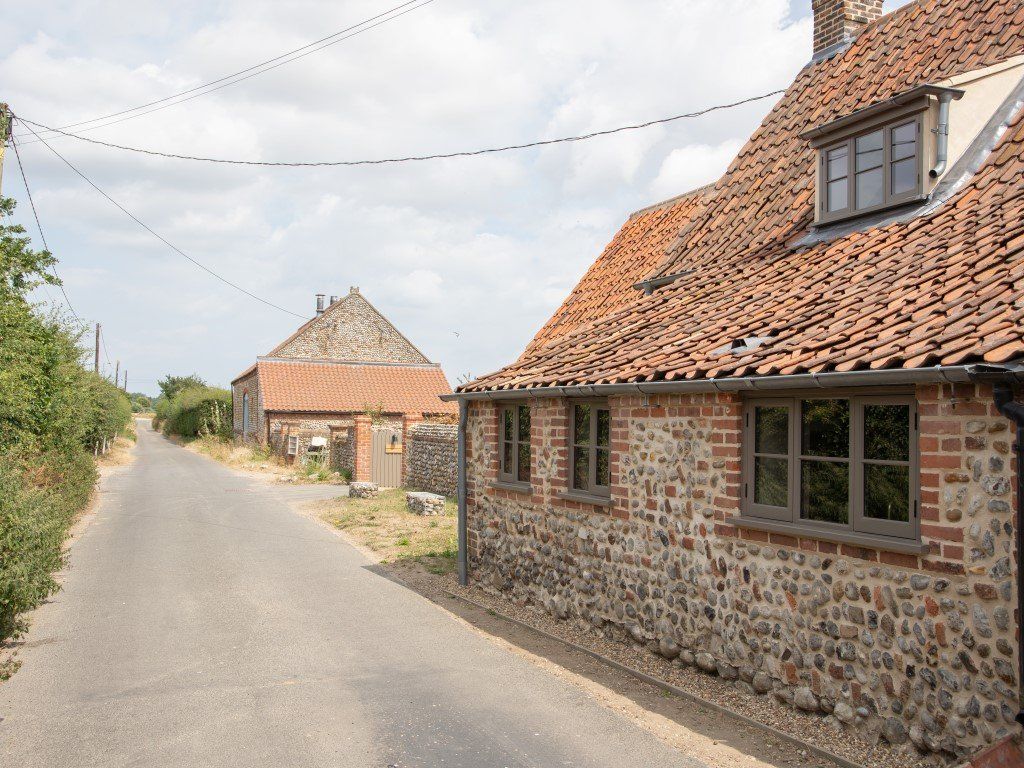 3 bed cottage for sale in The Street, Baconsthorpe, Holt NR25, £525,000