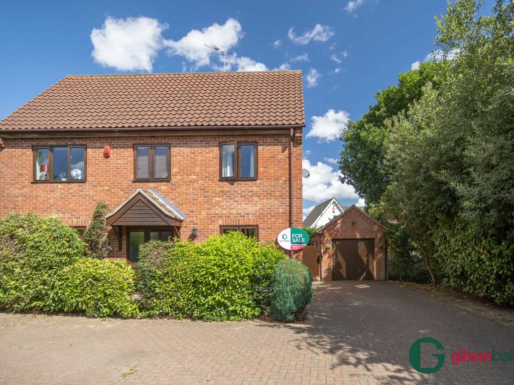 5 bed detached house for sale in Old Market Close, Acle NR13, £350,000