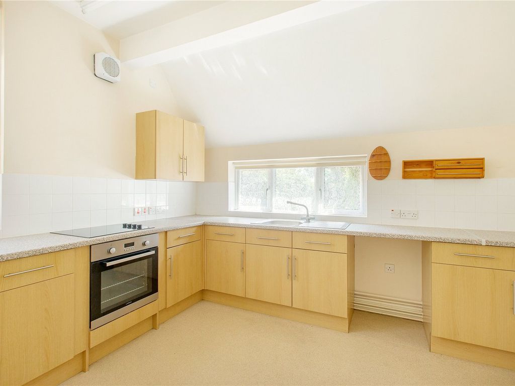 2 bed detached house for sale in Howes Place, Cambridge CB3, £575,000
