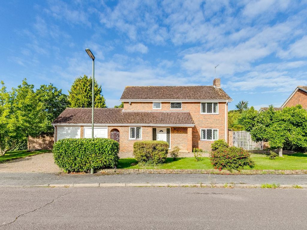 4 bed detached house for sale in Bulkeley Close, Englefield Green, Egham TW20, £1,150,000