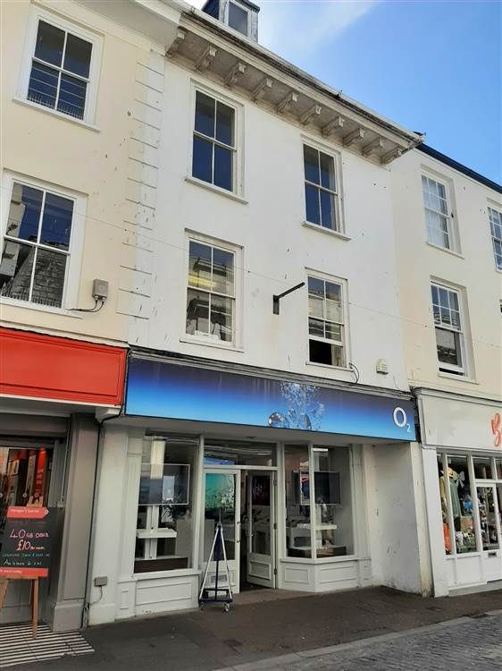 Retail premises to let in Market Street, Falmouth TR11, £27,500 pa