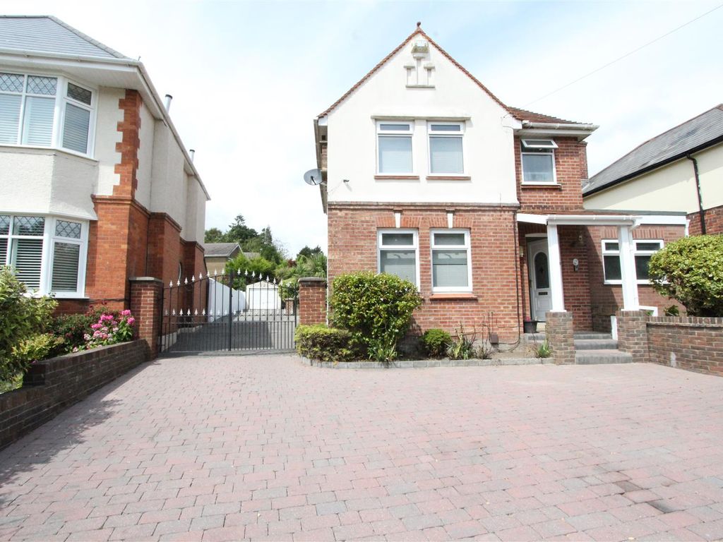 3 bed detached house to rent in Guest Avenue, Poole BH12, £1,700 pcm