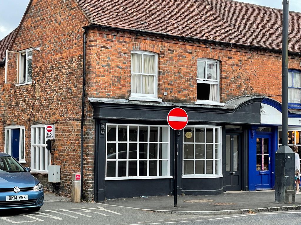 Retail premises to let in 56 London End, Beaconsfield, Buckinghamshire HP9, £47,500 pa