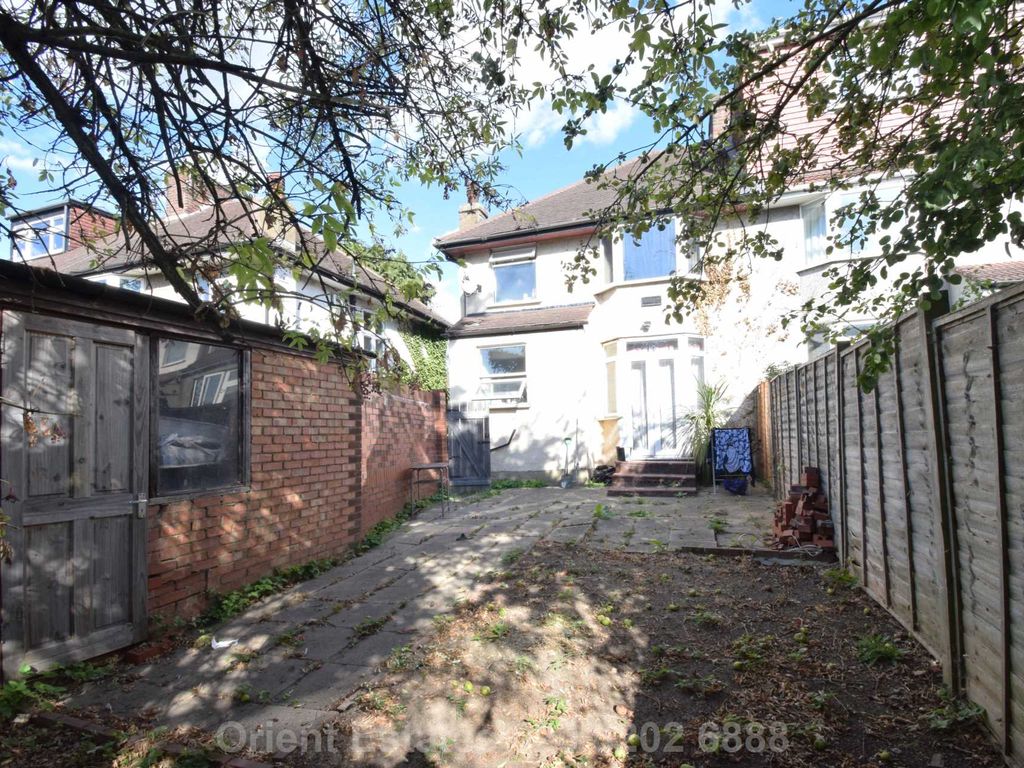 3 bed semi-detached house for sale in Selborne Gardens, Hendon NW4, £575,000