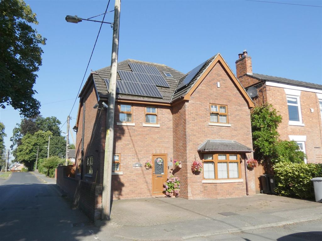 5 bed detached house for sale in New Street, Haslington, Crewe CW1, £390,000