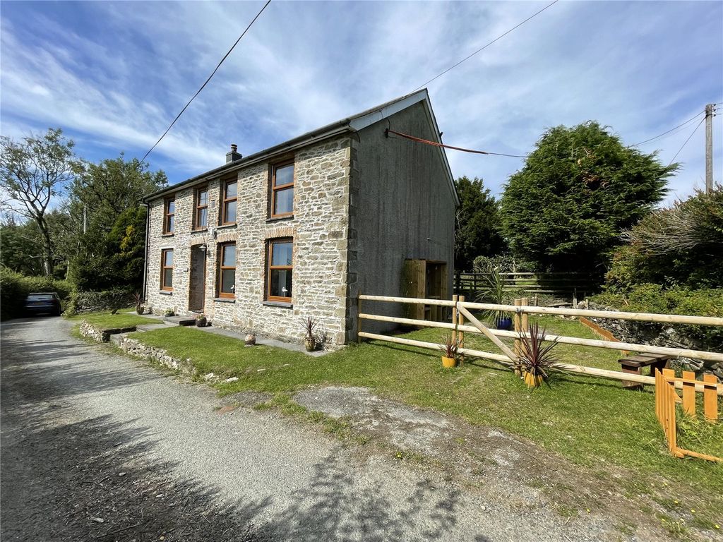 4 bed detached house for sale in Gwyddgrug, Pencader, Carmarthenshire SA39, £275,000