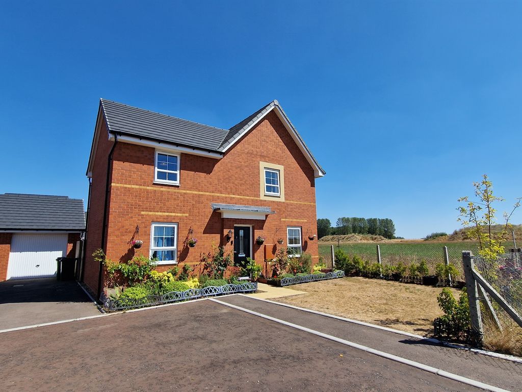 4 bed detached house for sale in Mosquito Close, Carbrooke, Thetford IP25, £360,000