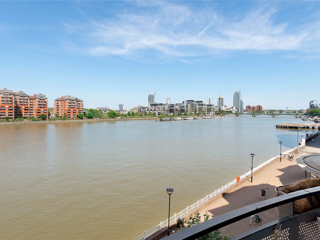 2 bed flat for sale in Cotton Row, London SW11, £750,000