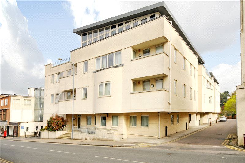 2 bed flat to rent in Grove Hill House, 21-27 Grove Hill Road, Tunbridge Wells, Kent TN1, £2,350 pcm