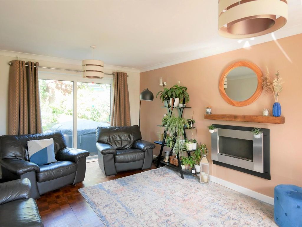 3 bed detached house for sale in Grassmere Close, Llandough, Penarth CF64, £400,000