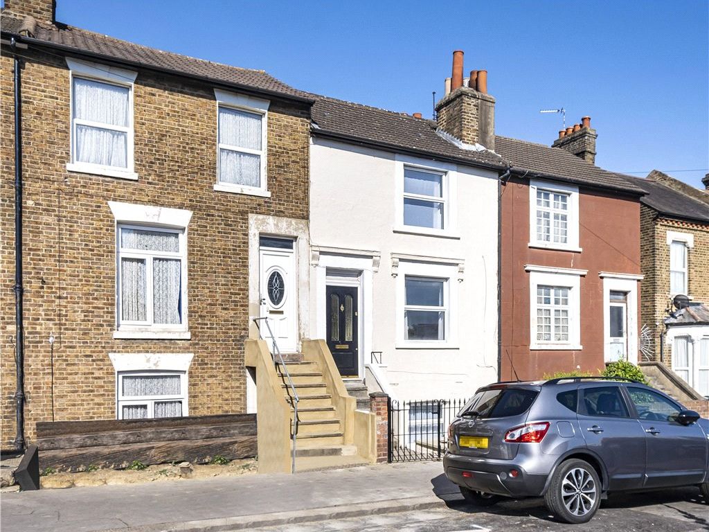 4 bed terraced house for sale in Albert Road, London SE25, £500,000