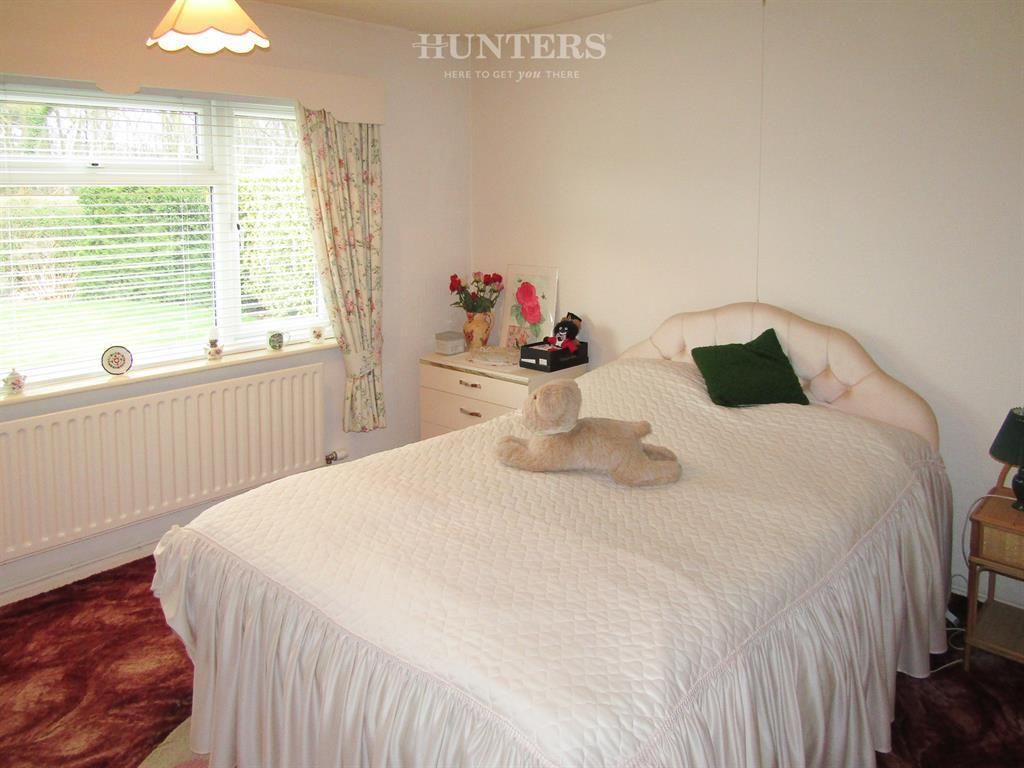 3 bed detached bungalow for sale in Laughton Wood Corner, Laughton, Gainsborough DN21, £220,000