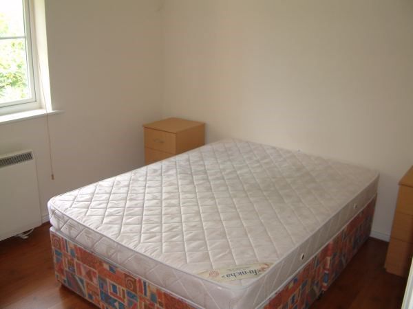 2 bed flat for sale in Joseph Hardcastle Close, London SE14, £400,000