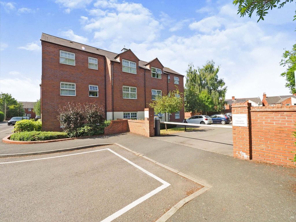2 bed flat for sale in Moorgate, Tamworth B79, £140,000