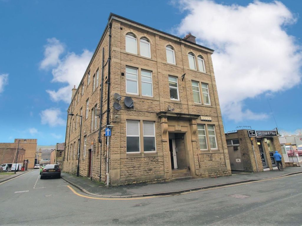 2 bed flat for sale in Dale Street, Shipley BD18, £92,000