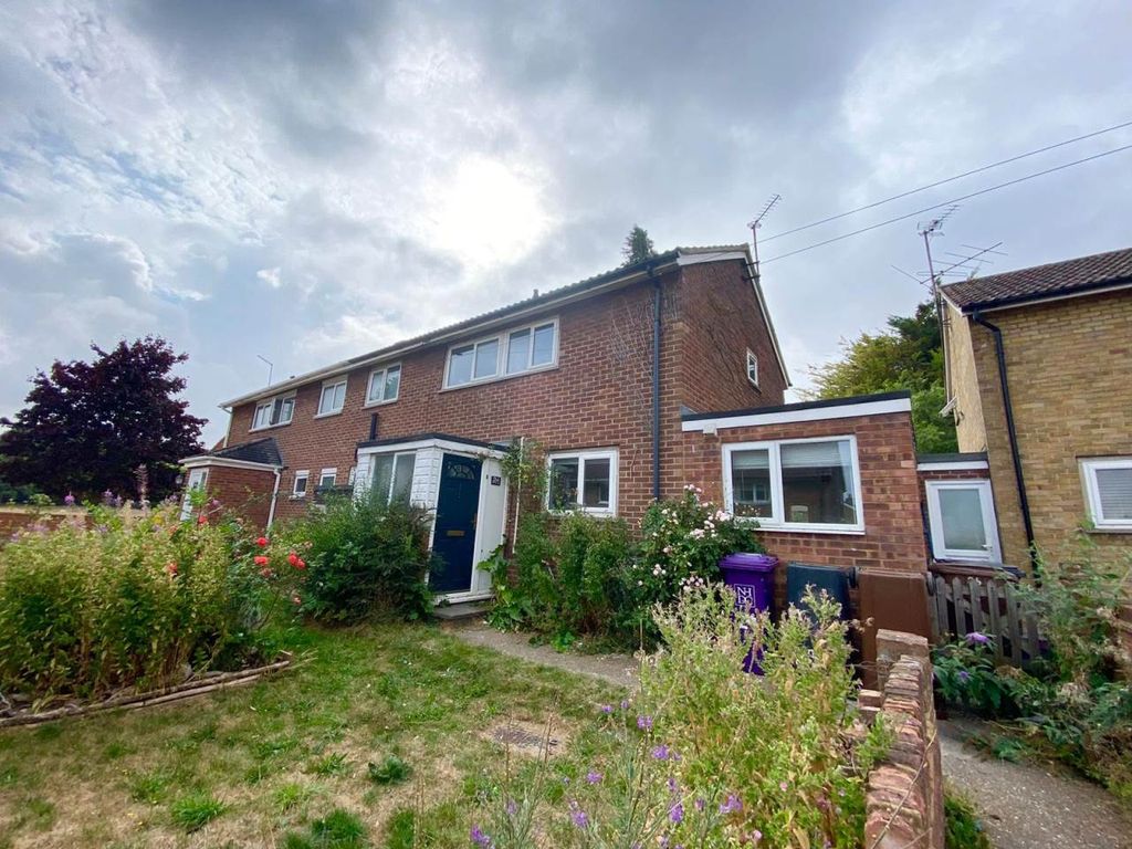 3 bed property for sale in Newman Avenue, Royston SG8, £350,000