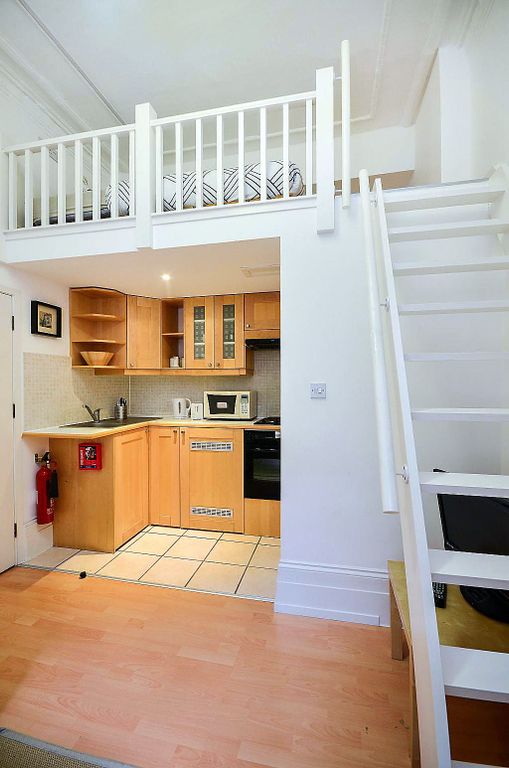 Studio to rent in Claverton Street, Pimlico, London SW1V, £1,885 pcm