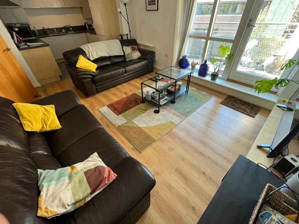 3 bed flat to rent in Elmwood Lane, Leeds LS2, £1,300 pcm