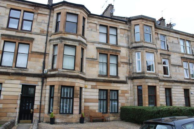 2 bed flat to rent in 1 Greenlaw Avenue, Paisley PA1, £1,100 pcm