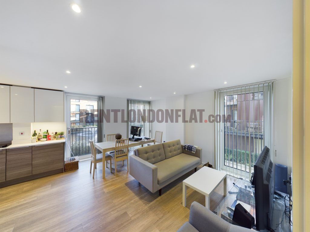 2 bed flat for sale in Whiting Way, London SE16, £565,000