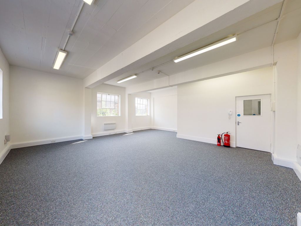 Office to let in 6 Elthorne Rd, Archway, London N19, £32,400 pa