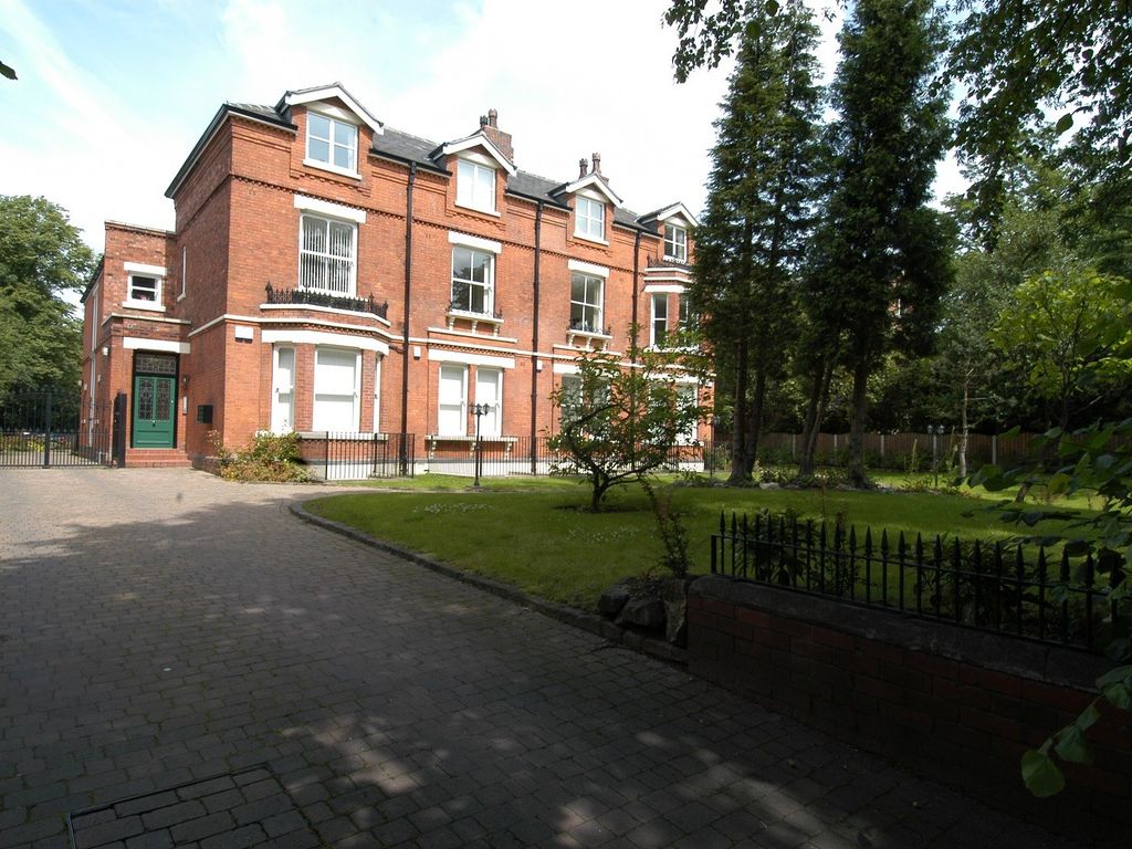 2 bed flat to rent in Heritage Gardens, Heaton Moor Road, Heaton Moor SK4, £1,200 pcm