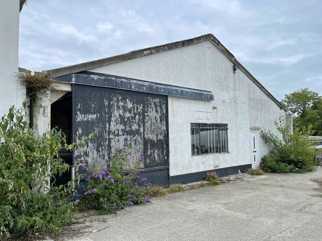 Light industrial to let in Windmill Industrial Estate, Fowey PL23, £12,000 pa