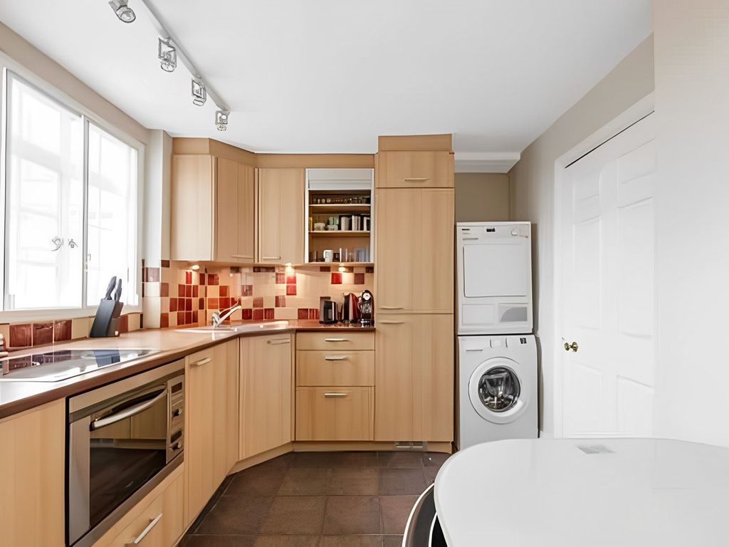 3 bed flat for sale in Chiltern Court, Baker Street, London NW1, £1,200,000