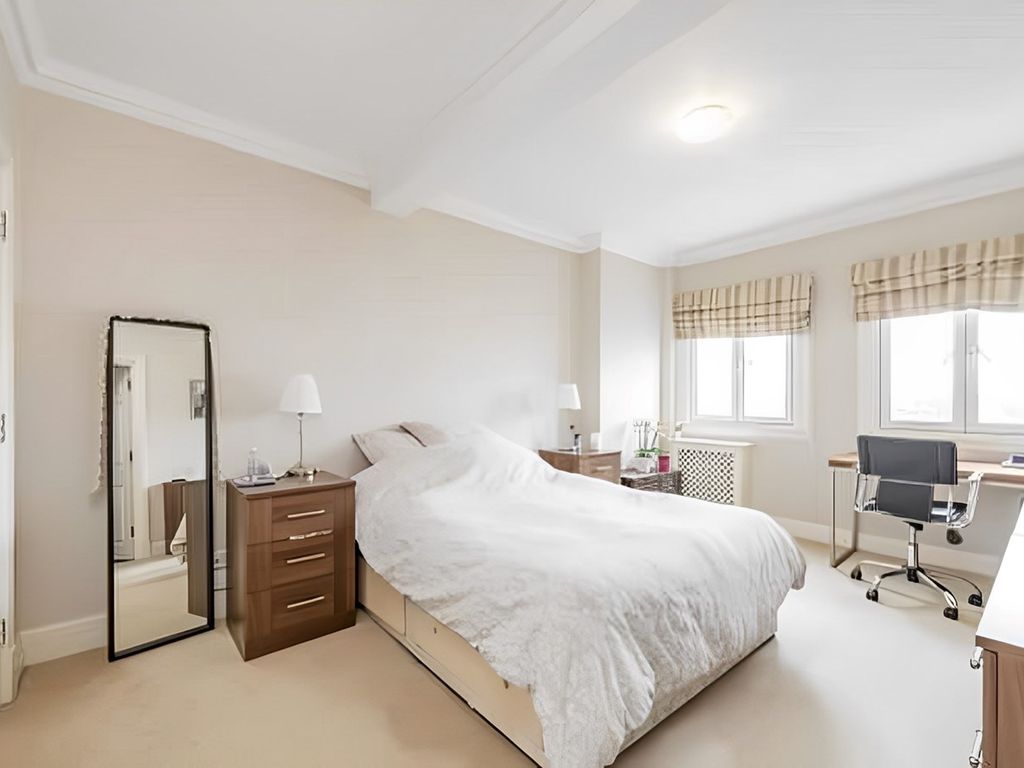 3 bed flat for sale in Chiltern Court, Baker Street, London NW1, £1,200,000