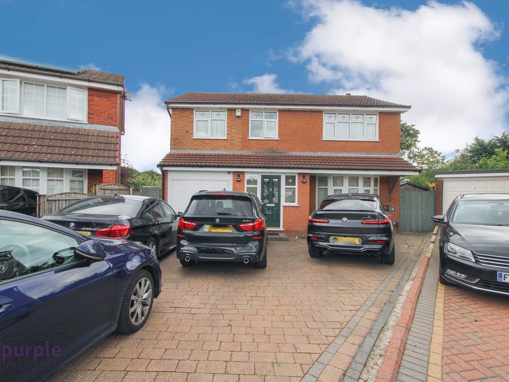 5 bed detached house for sale in Barnston Close, Bolton BL1, £400,000