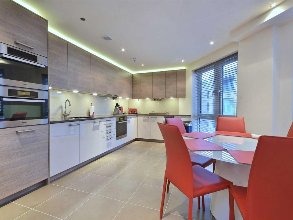 5 bed flat to rent in Park Street, Chelsea Creek SW6, £9,967 pcm