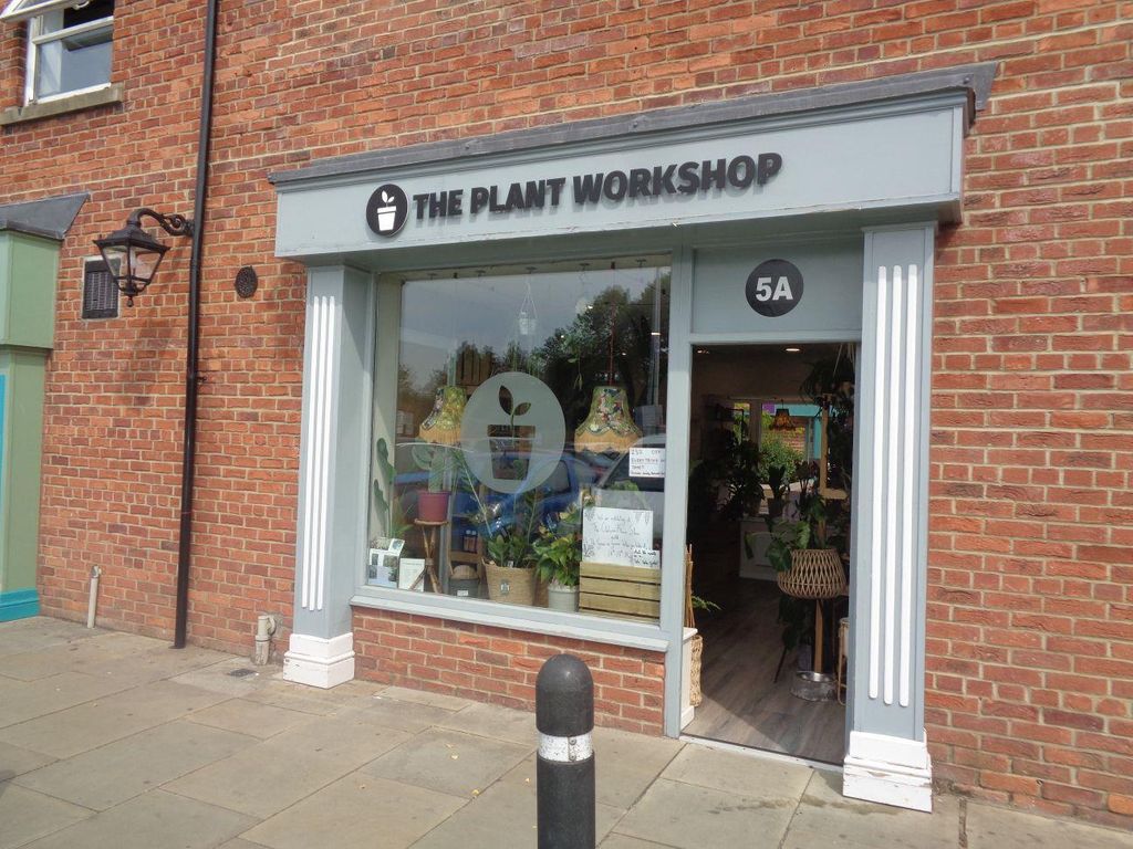 Retail premises to let in High Street, Northallerton DL7, £10,000 pa